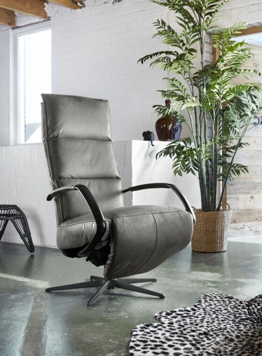 Clearance Pronto Wonen Relaxfauteuil Moio verstelbare rug en voetensteun